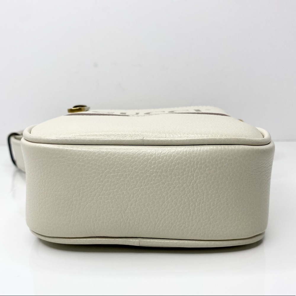 Authentic Gucci Grained Calfskin Logo Messenger Bag - Picture 5 of 15